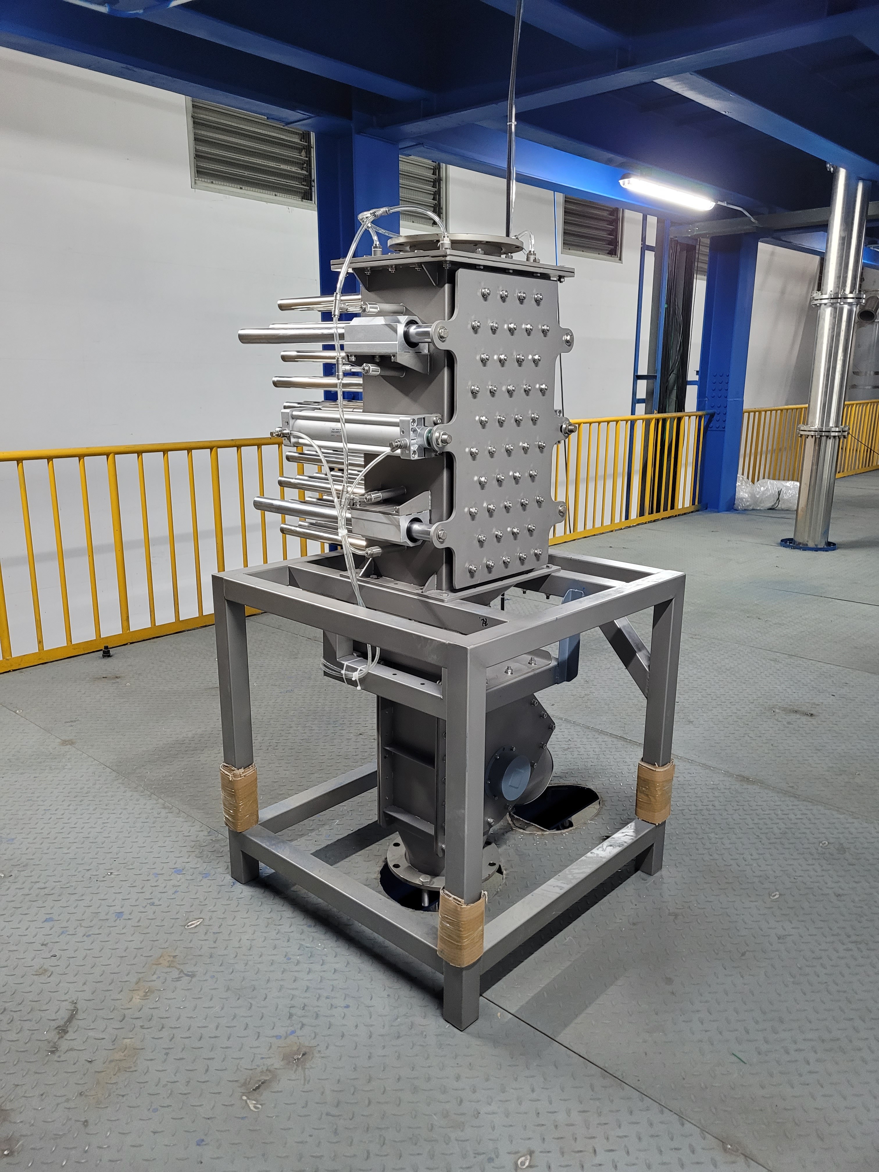 مرچ پاؤڈر کی تیاری میں لوہے کی نجاست کے خطرات اور مقناطیسی جداکاروں کا کلیدی کردار